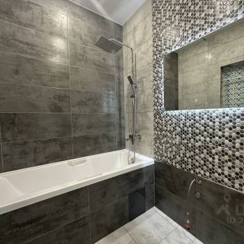 Продается 1-комнатная квартира, 46,5 м²