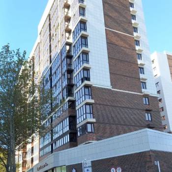 Продается 1-комнатная квартира, 42 м²