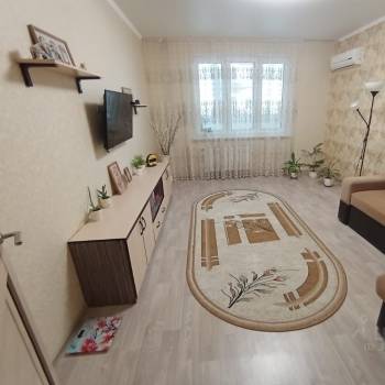 Продается 1-комнатная квартира, 54 м²