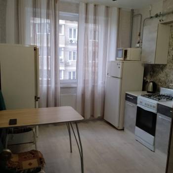 Сдается 1-комнатная квартира, 38 м²