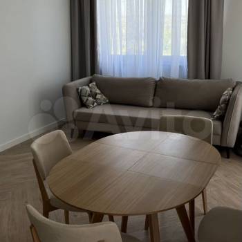 Сдается 1-комнатная квартира, 60 м²