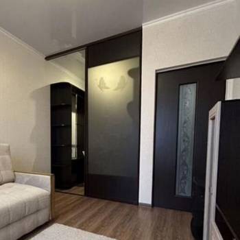 Продается 1-комнатная квартира, 37 м²