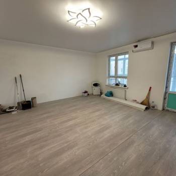 Продается 1-комнатная квартира, 46 м²