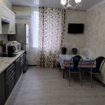 Продается 1-комнатная квартира, 50 м²