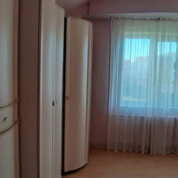 Продается 1-комнатная квартира, 60 м²