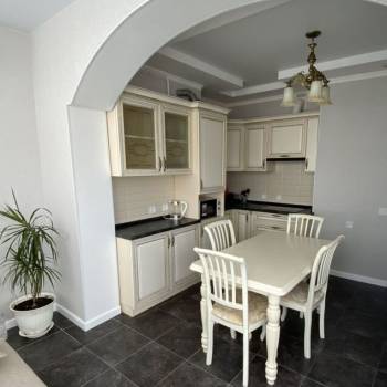 Продается 1-комнатная квартира, 45 м²