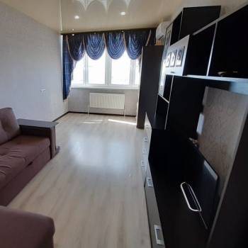 Сдается 1-комнатная квартира, 38 м²
