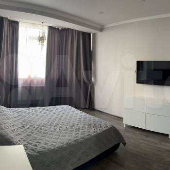 Продается 1-комнатная квартира, 45 м²