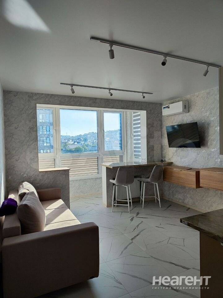 Сдаю студию, ул. Ленина, собственник