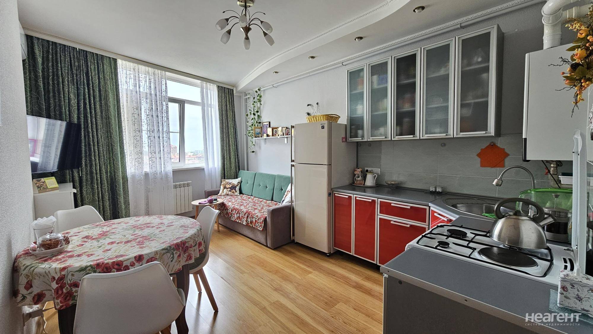 Продажа 1-ком. квартиры, ул. Лазурная