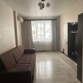 Сдается 1-комнатная квартира, 39 м²