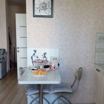 Продается 1-комнатная квартира, 42 м²