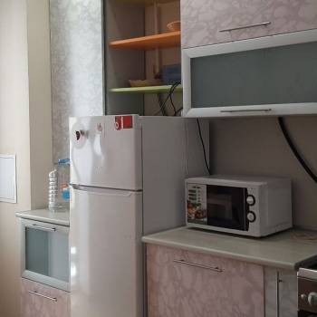 Продается 1-комнатная квартира, 42 м²