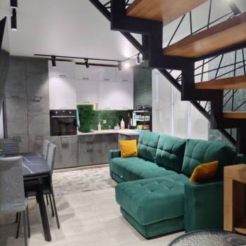 Продается Многокомнатная квартира, 80 м²