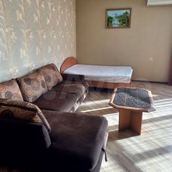 Сдается 1-комнатная квартира, 60 м²