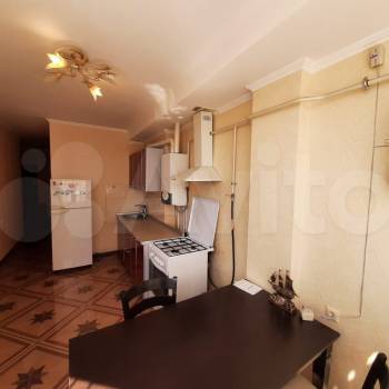 Сдается 1-комнатная квартира, 60 м²