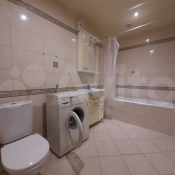 Сдается 1-комнатная квартира, 60 м²