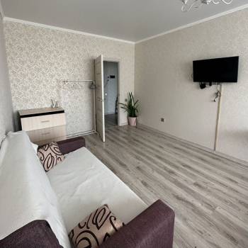 Сдается 2-х комнатная квартира, 78 м²