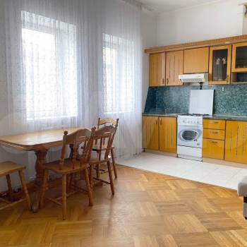 Сдается Многокомнатная квартира, 130 м²