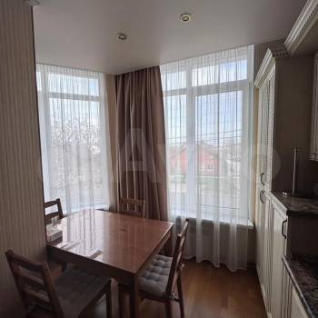 Сдается 1-комнатная квартира, 54 м²