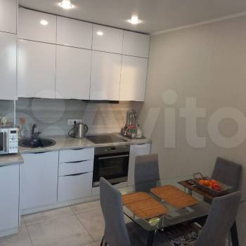 Продается 1-комнатная квартира, 37 м²