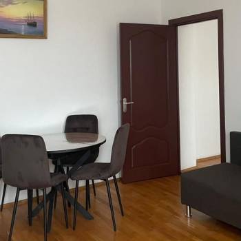 Сдается 1-комнатная квартира, 70 м²
