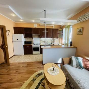 Продается 1-комнатная квартира, 51 м²