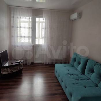 Продается 1-комнатная квартира, 39 м²