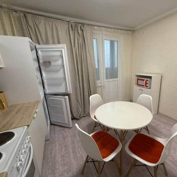 Сдается 1-комнатная квартира, 39 м²