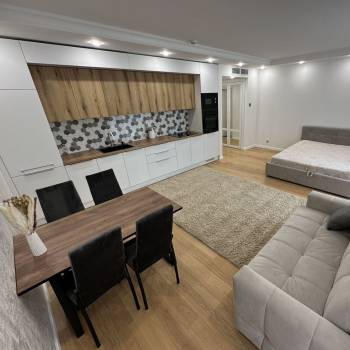 Продается 1-комнатная квартира, 38 м²