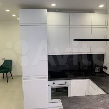 Продается 1-комнатная квартира, 42 м²