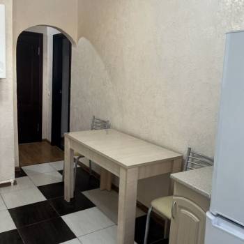 Сдается 1-комнатная квартира, 38 м²