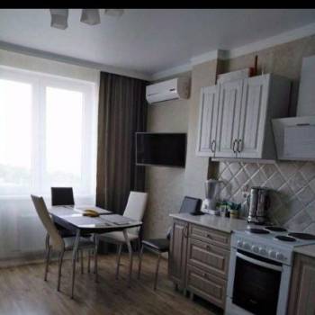 Продается 1-комнатная квартира, 56 м²