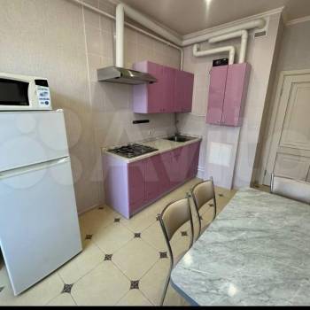 Сдается 1-комнатная квартира, 38 м²