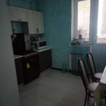 Продается 1-комнатная квартира, 42 м²