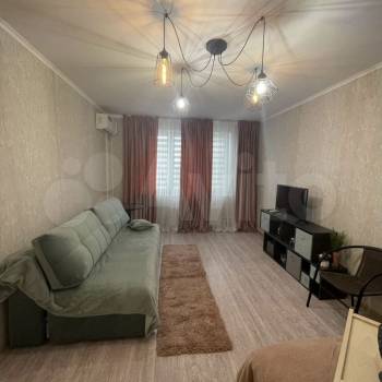 Сдается 1-комнатная квартира, 42 м²