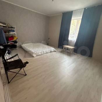 Продается Многокомнатная квартира, 81 м²