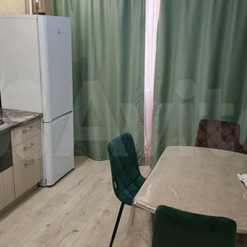 Сдается 1-комнатная квартира, 40 м²