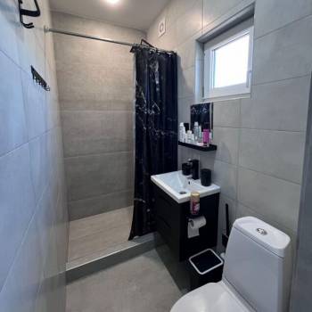 Продается 1-комнатная квартира, 52 м²