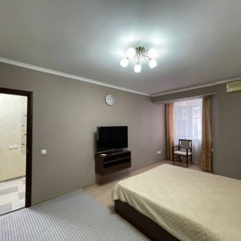 Продается 1-комнатная квартира, 42 м²