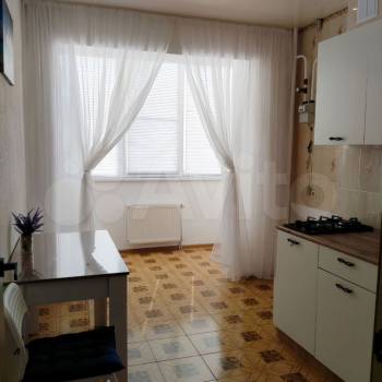 Продается 1-комнатная квартира, 38 м²