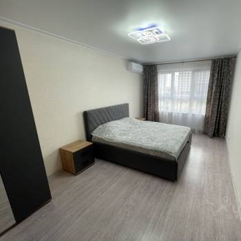 Продается 1-комнатная квартира, 37 м²