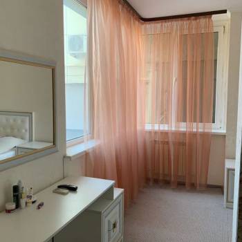 Продается 1-комнатная квартира, 70 м²