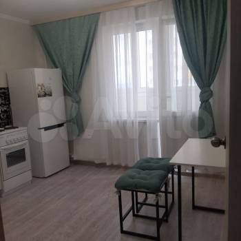 Сдается 1-комнатная квартира, 39 м²