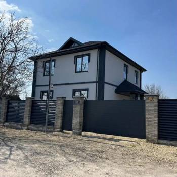 Продается Дом, 179 м²