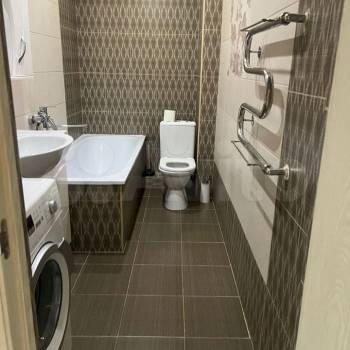 Сдается 1-комнатная квартира, 54 м²