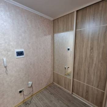 Продается 1-комнатная квартира, 48 м²