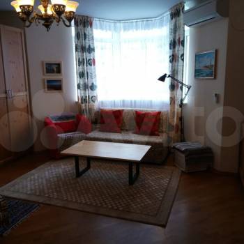 Сдается 1-комнатная квартира, 50 м²