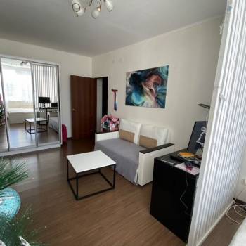 Продается 1-комнатная квартира, 42 м²