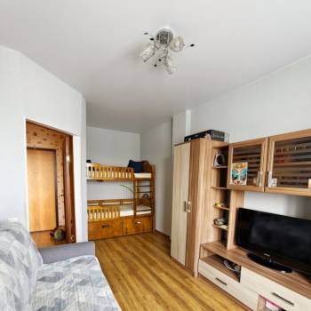 Продается 1-комнатная квартира, 32 м²
